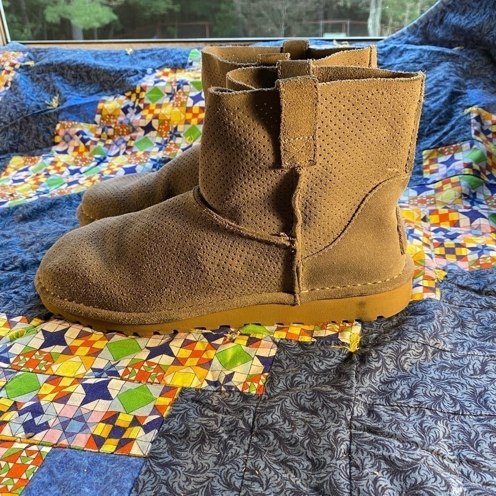 Ugg classic unlined mini perforated boot in gray size 8